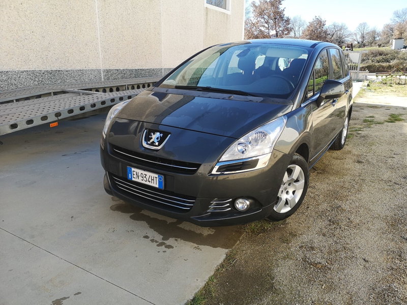 Peugeot 5008 1.6 HDi 112CV Allure