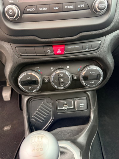 Jeep Renegade 1.4 MultiAir Limited (18)