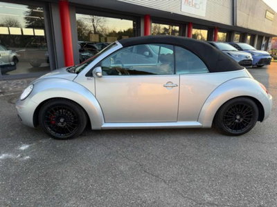Volkswagen New Beetle Cabrio TDI 105CV (7)