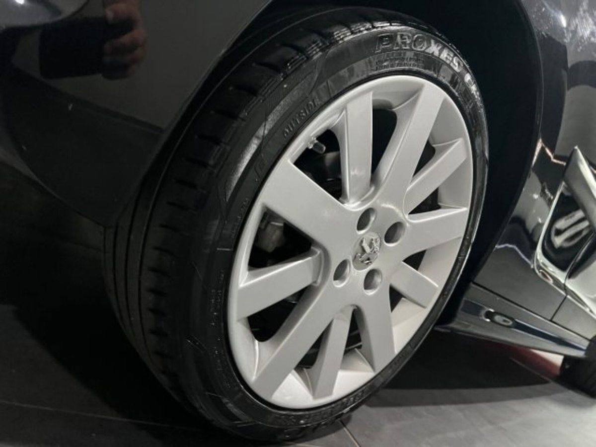 Peugeot 207 Cabrio HDi 110CV CC Féline (14)