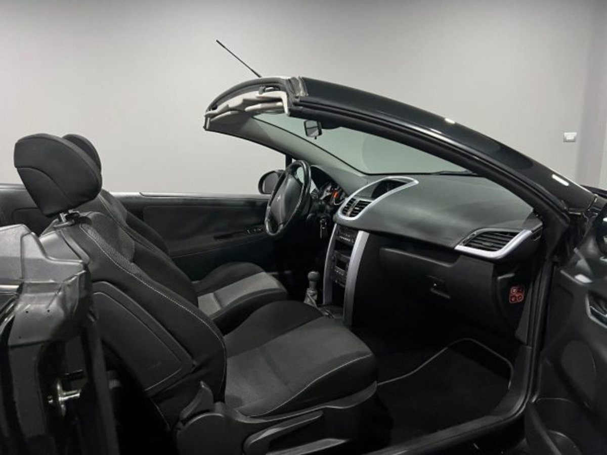 Peugeot 207 Cabrio HDi 110CV CC Féline (8)