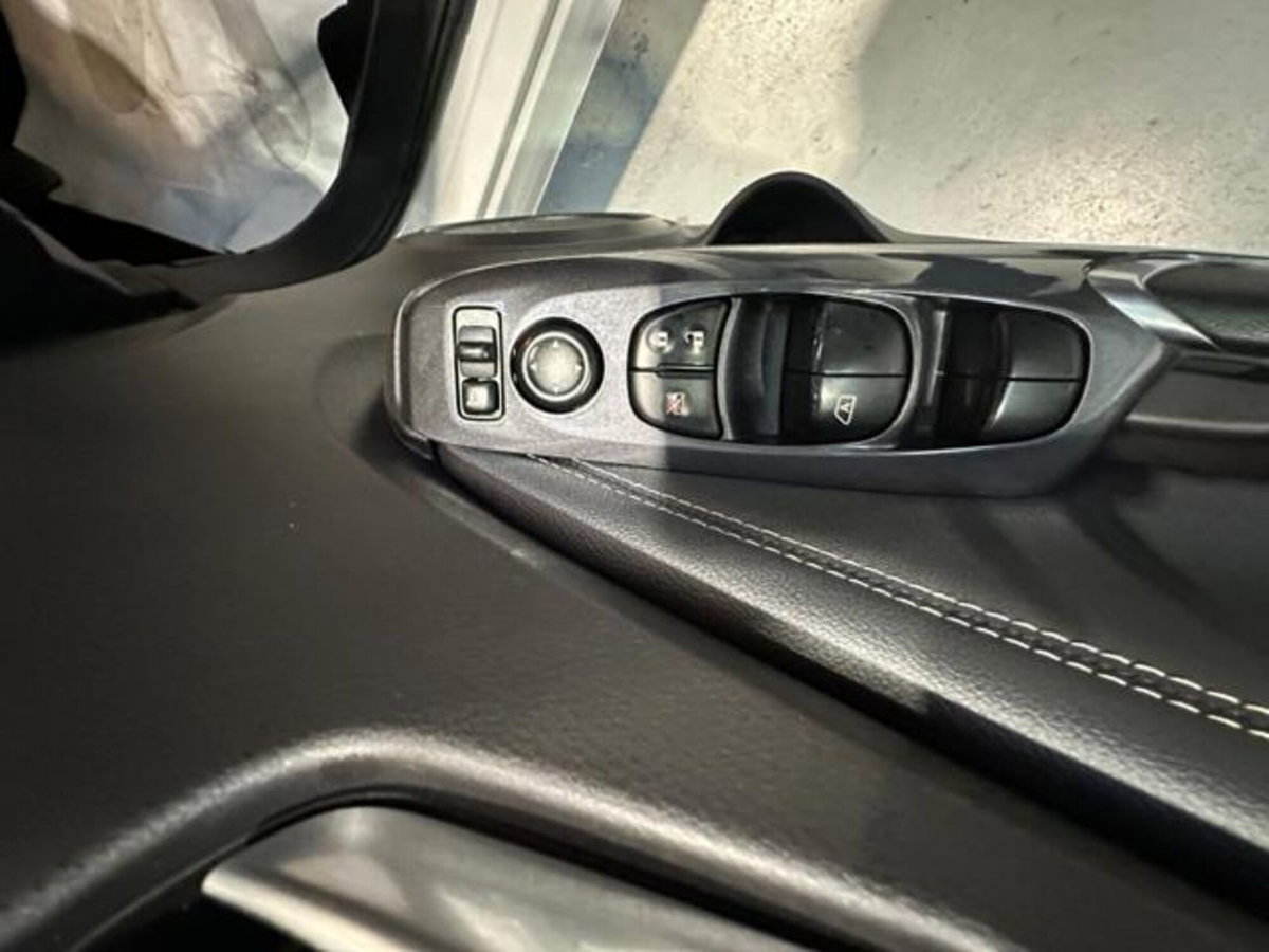 Nissan Juke 1.0 dig-t N-Connecta 114cv dct (18)