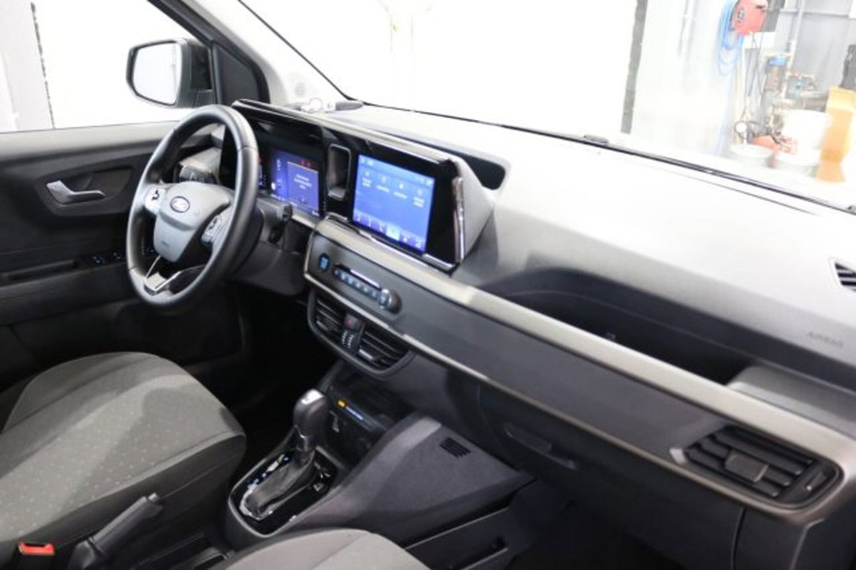 Ford Tourneo Courier 1.0 EcoBoost 100 CV Titanium (16)