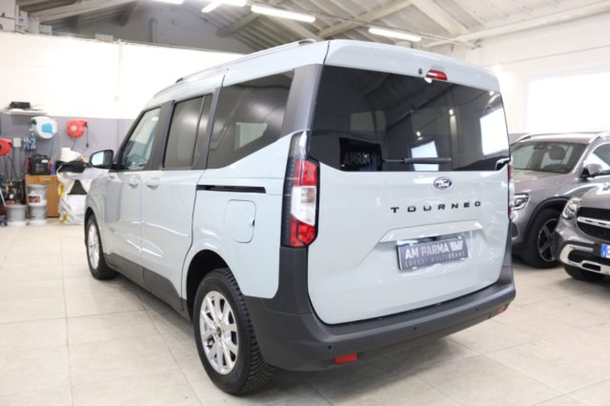 Ford Tourneo Courier 1.0 EcoBoost 100 CV Titanium (4)