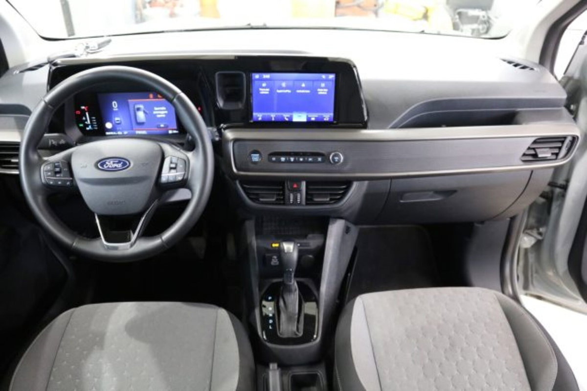 Ford Tourneo Courier 1.0 EcoBoost 100 CV Titanium (9)