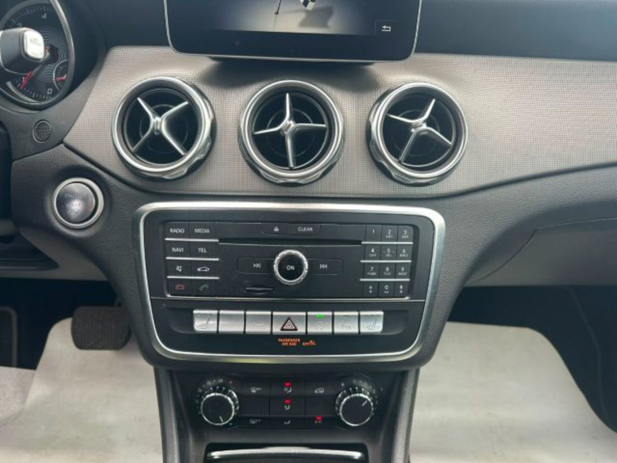 Mercedes-Benz GLA SUV 200 d Automatic Sport (11)