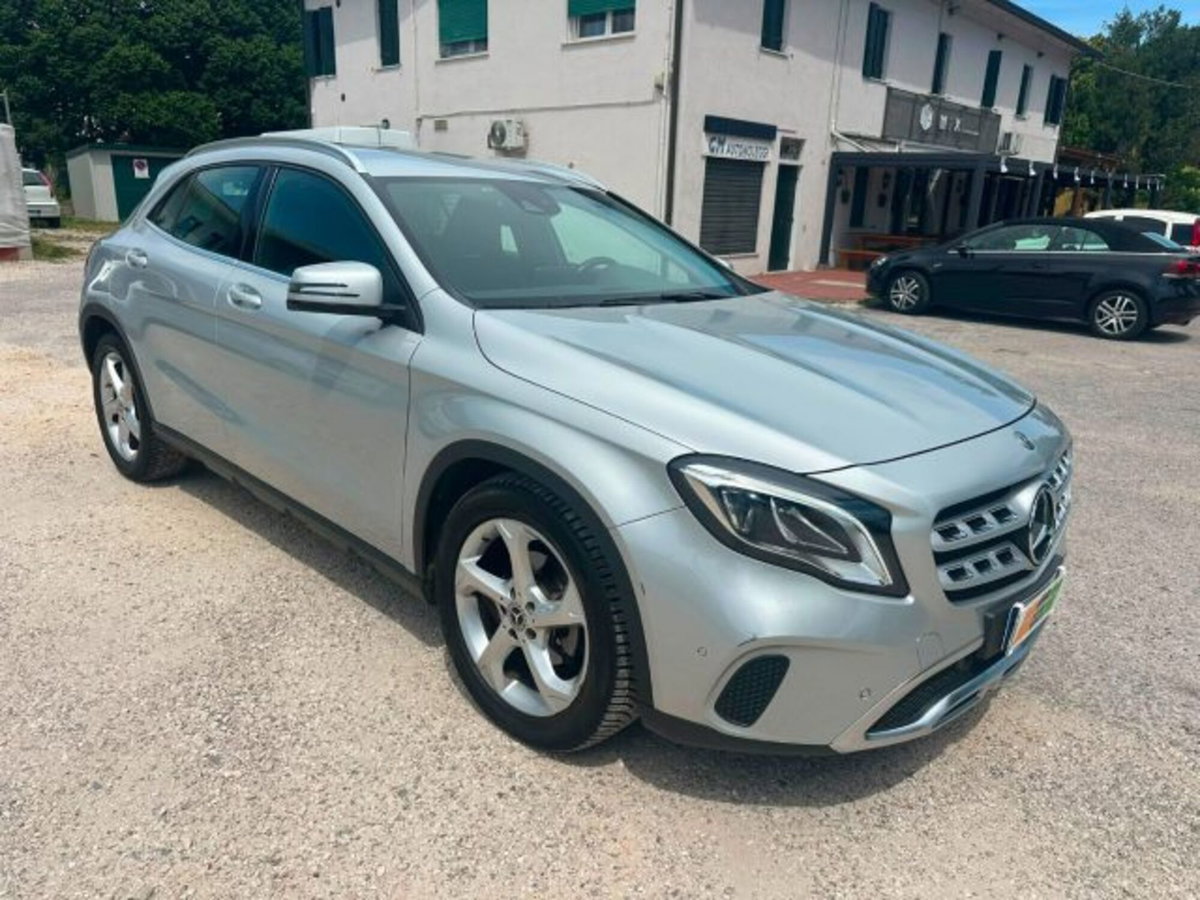 Mercedes-Benz GLA SUV 200 d Automatic Sport (12)