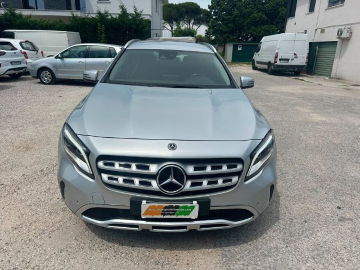 Mercedes-Benz GLA SUV 200 d Automatic Sport (16)