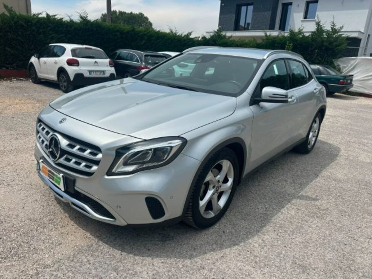 Mercedes-Benz GLA SUV 200 d Automatic Sport (18)