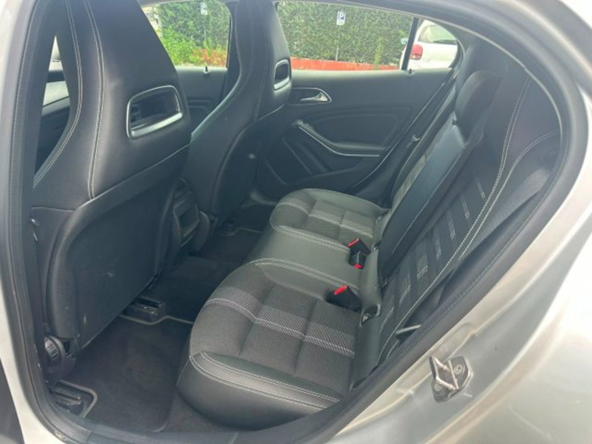Mercedes-Benz GLA SUV 200 d Automatic Sport (6)