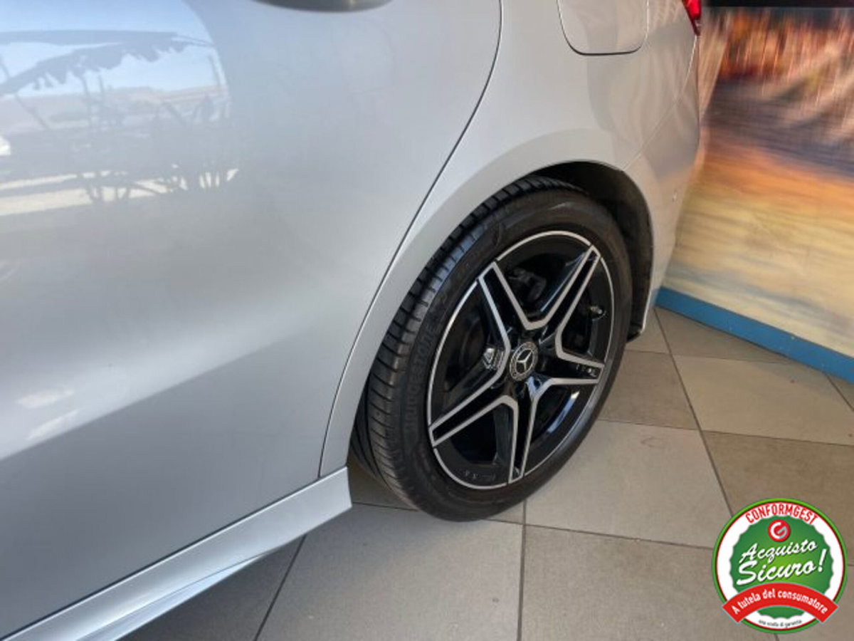 Mercedes-Benz Classe B 200 d Premium (18)