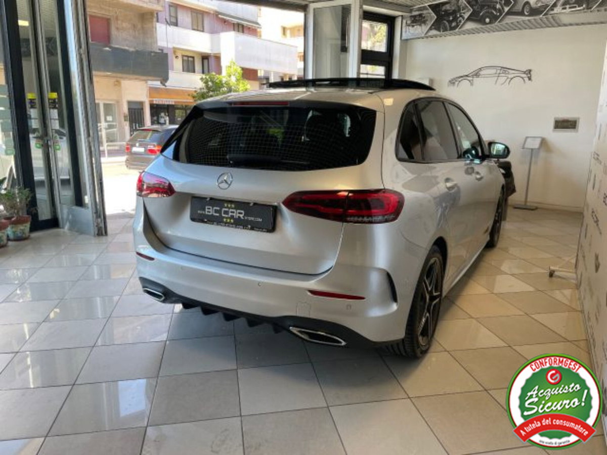 Mercedes-Benz Classe B 200 d Premium (4)