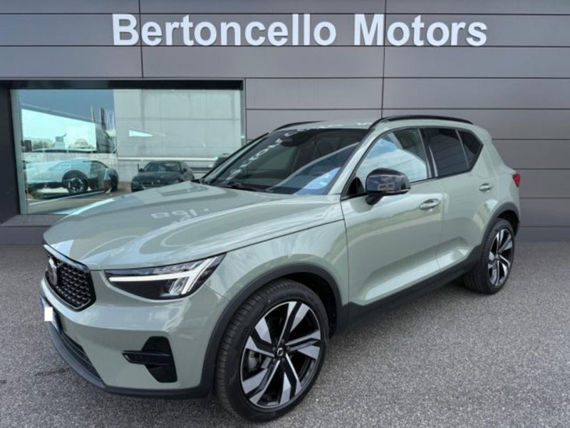 Volvo XC40 2.0 b4 Plus Dark auto