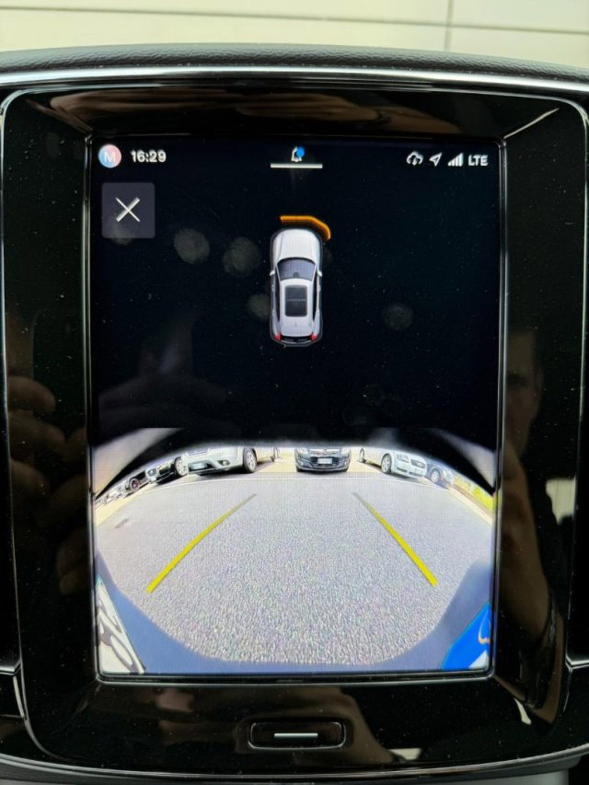 Volvo XC40 2.0 b4 Plus Dark auto (16)