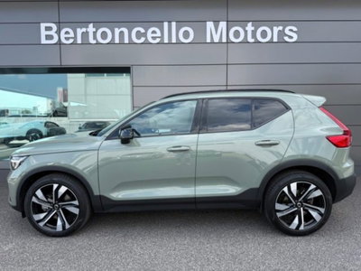 Volvo XC40 2.0 b4 Plus Dark auto (3)