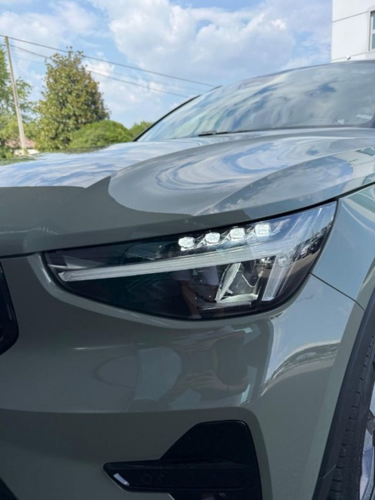 Volvo XC40 2.0 b4 Plus Dark auto (6)
