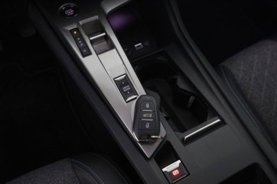 Peugeot 408 1.2 puretech Allure s&s 130cv eat8 (13)
