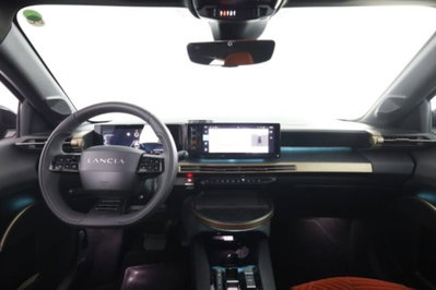 Lancia Ypsilon 1.2 mhev Edizione Limitata Cassina e-dct (4)