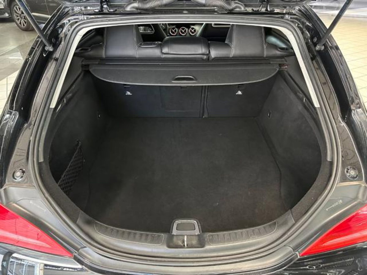 Mercedes-Benz CLA Shooting Brake 220 d Automatic Sport (15)