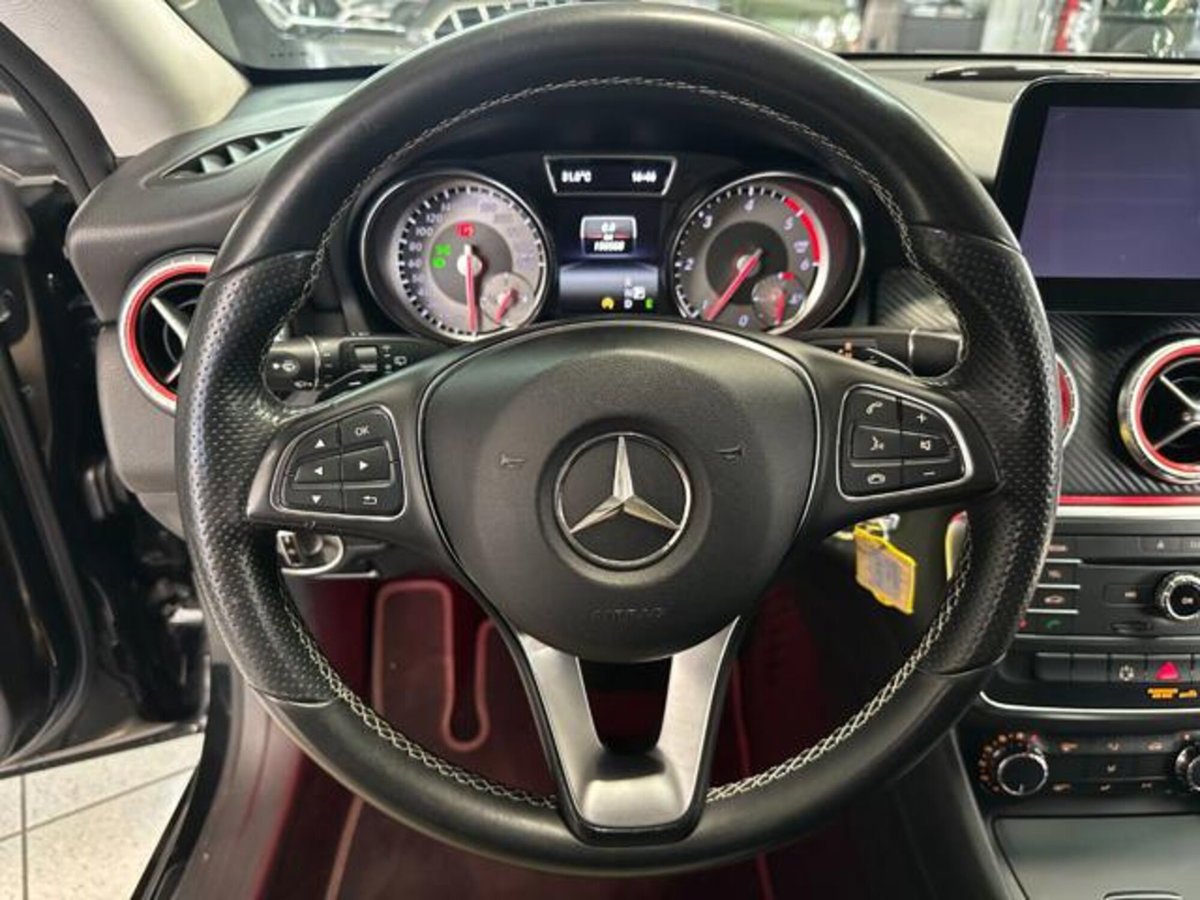 Mercedes-Benz CLA Shooting Brake 220 d Automatic Sport (18)