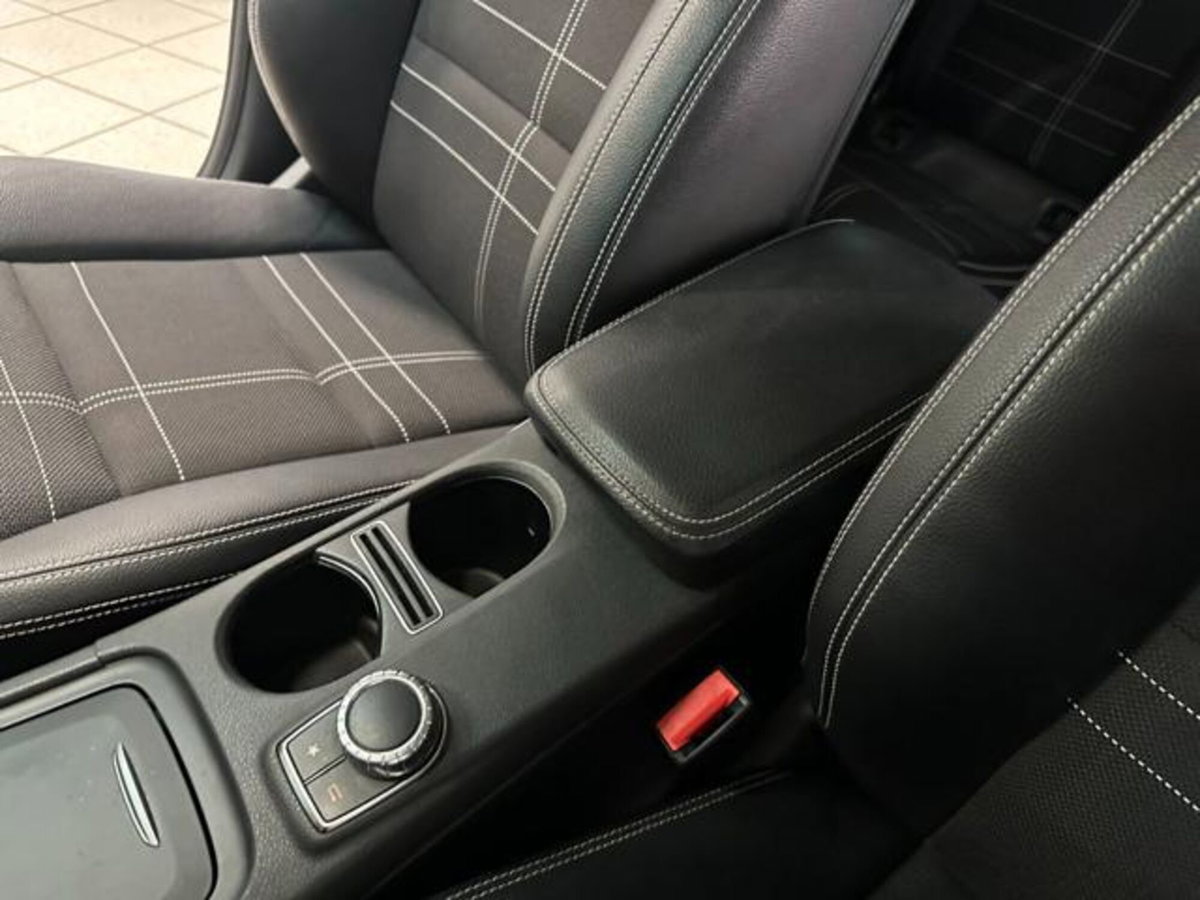 Mercedes-Benz CLA Shooting Brake 220 d Automatic Sport (20)