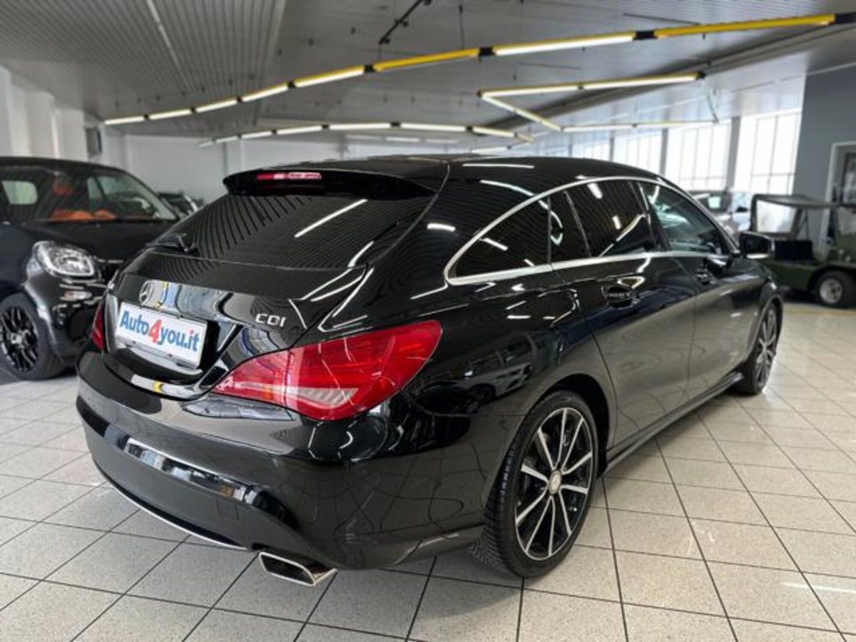 Mercedes-Benz CLA Shooting Brake 220 d Automatic Sport (3)
