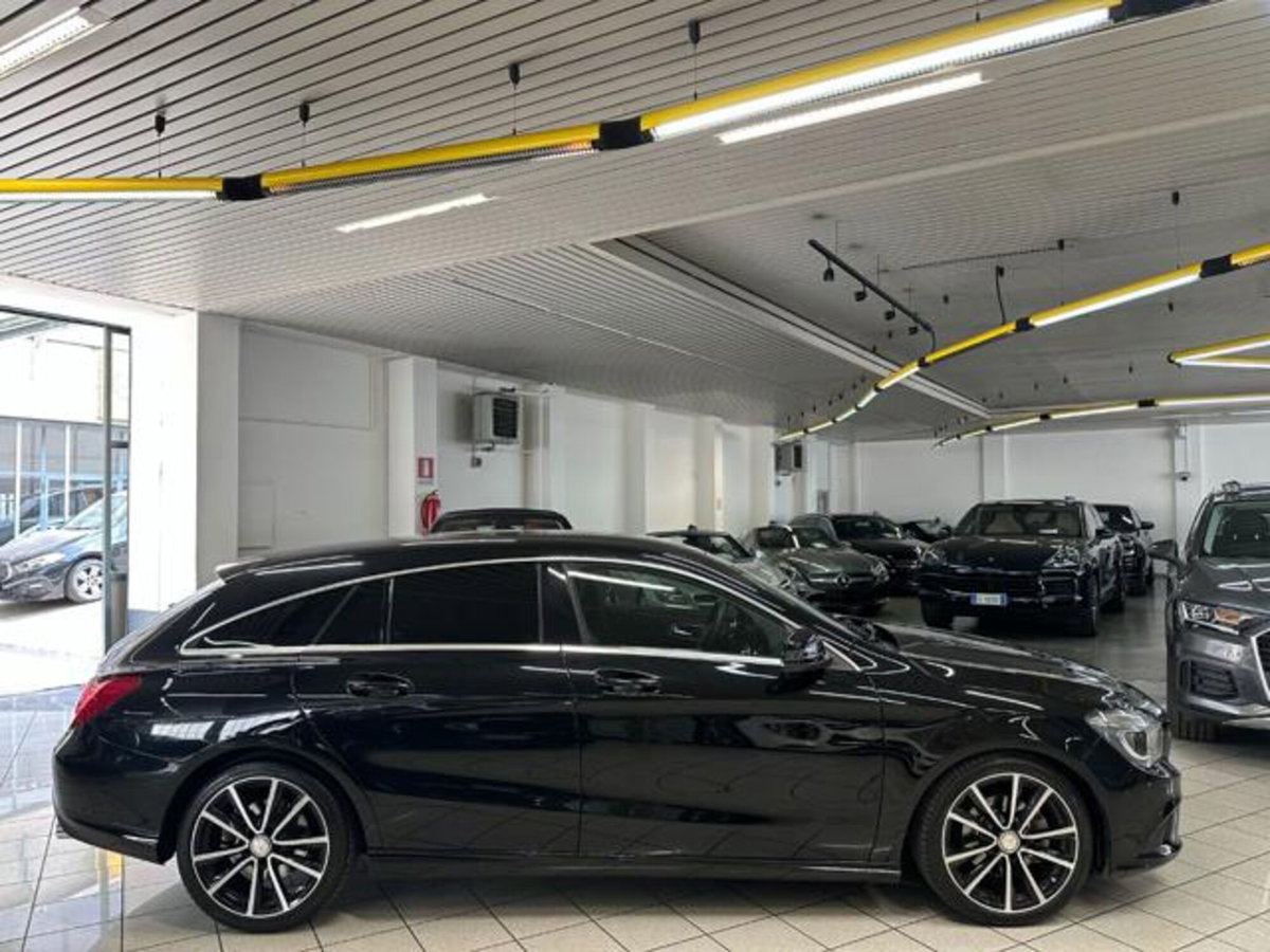 Mercedes-Benz CLA Shooting Brake 220 d Automatic Sport (5)