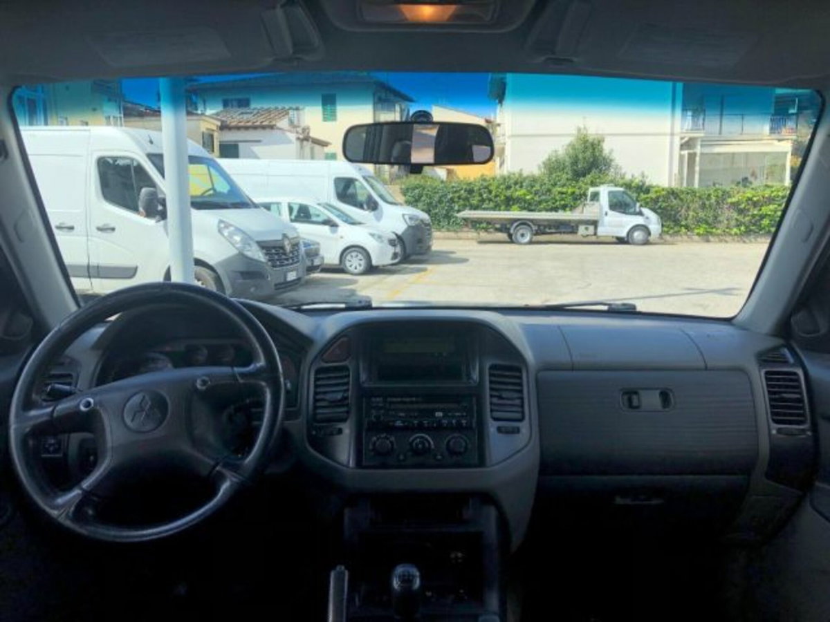 Mitsubishi Pajero 3.2 16V DI-D 5p. GLX (12)