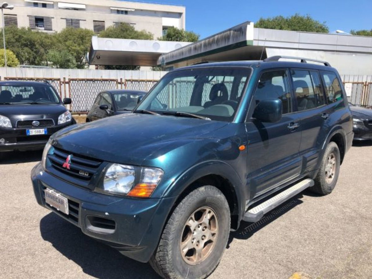 Mitsubishi Pajero 3.2 16V DI-D 5p. GLX (17)