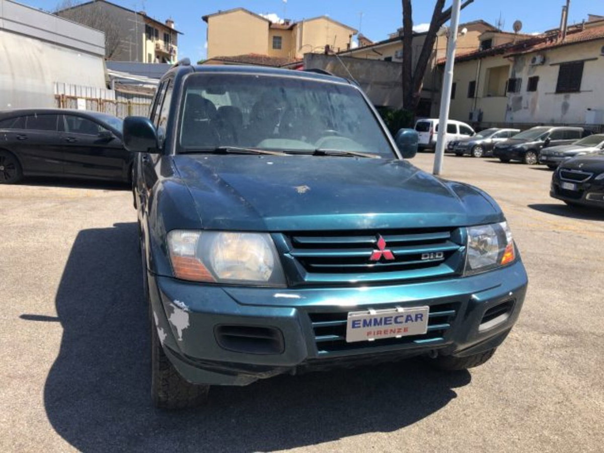 Mitsubishi Pajero 3.2 16V DI-D 5p. GLX (2)