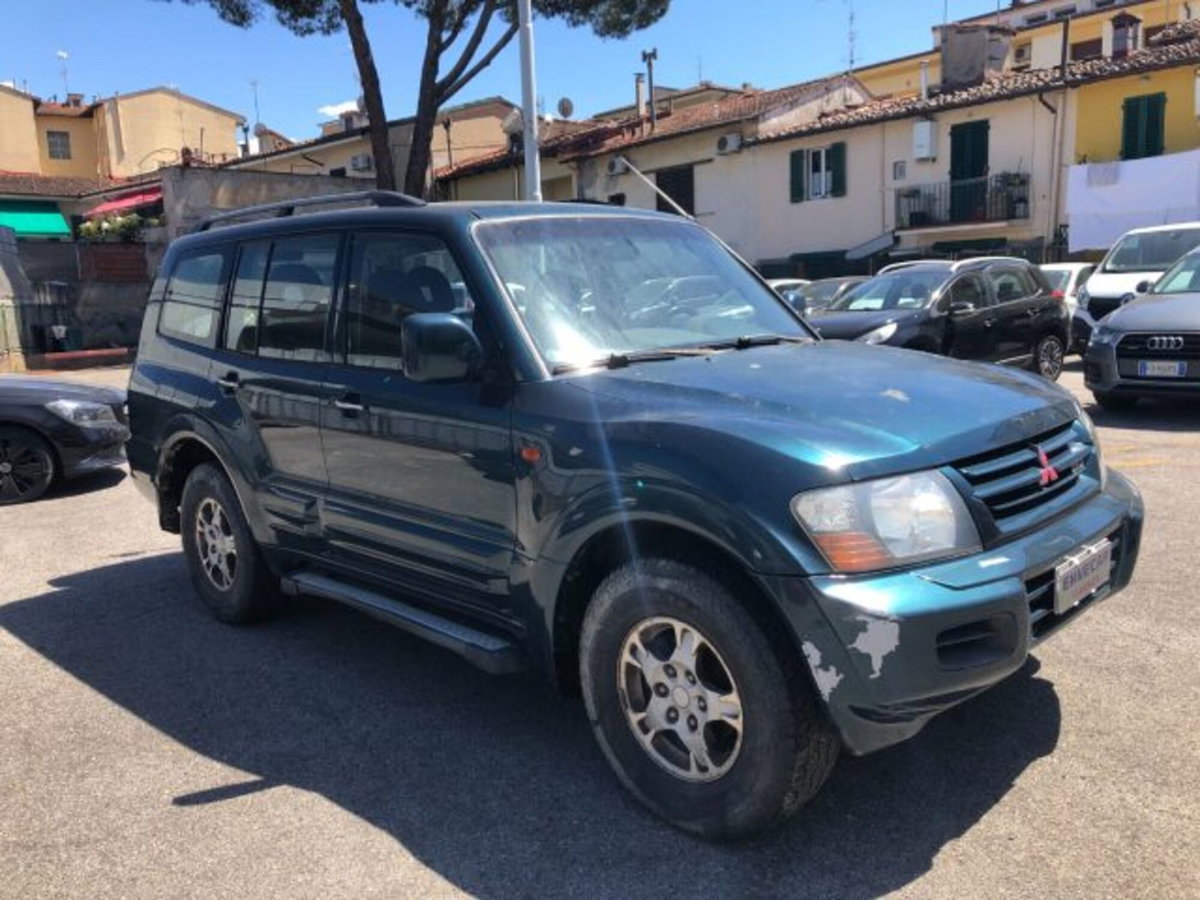 Mitsubishi Pajero 3.2 16V DI-D 5p. GLX (20)