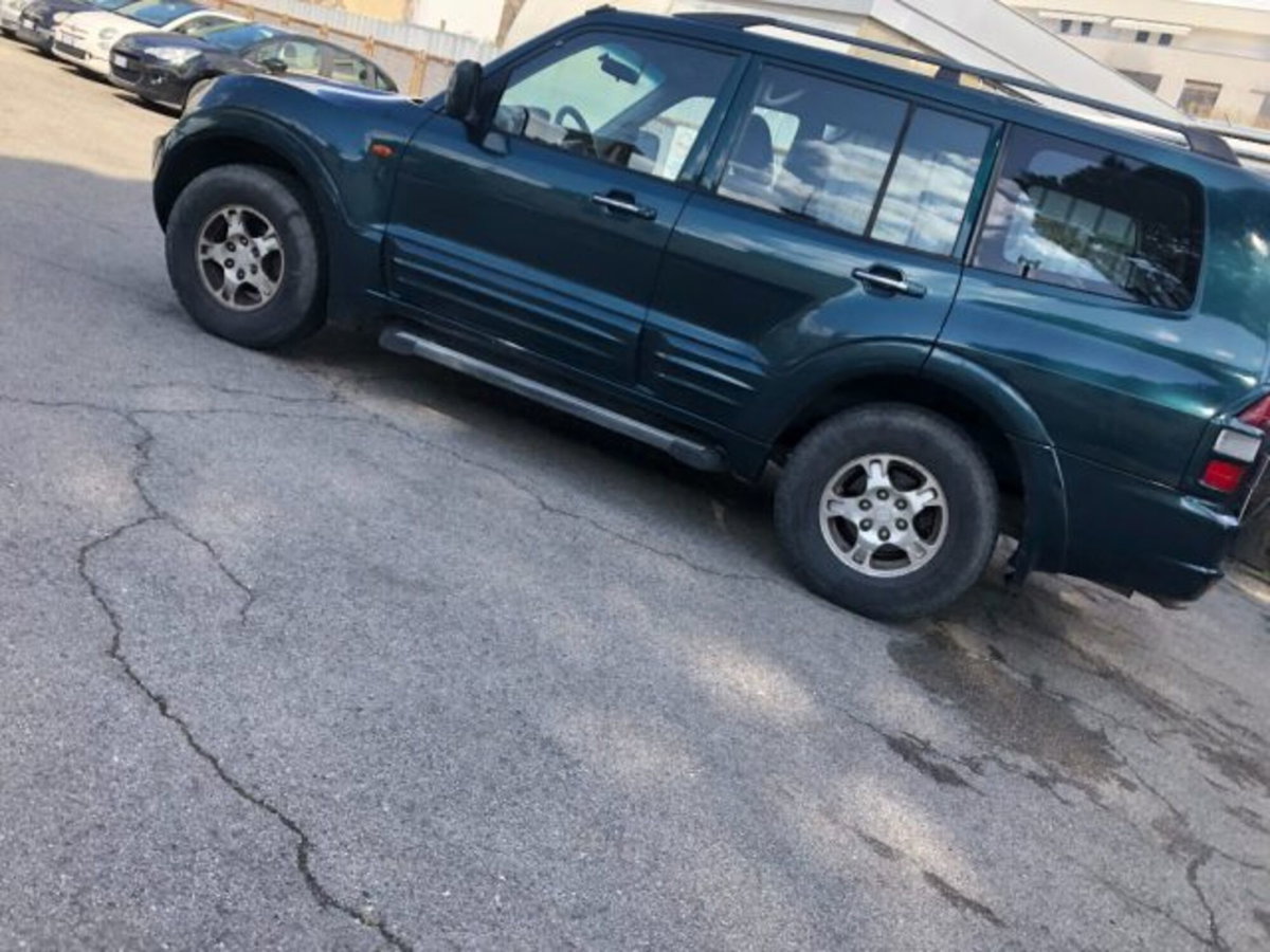 Mitsubishi Pajero 3.2 16V DI-D 5p. GLX (5)