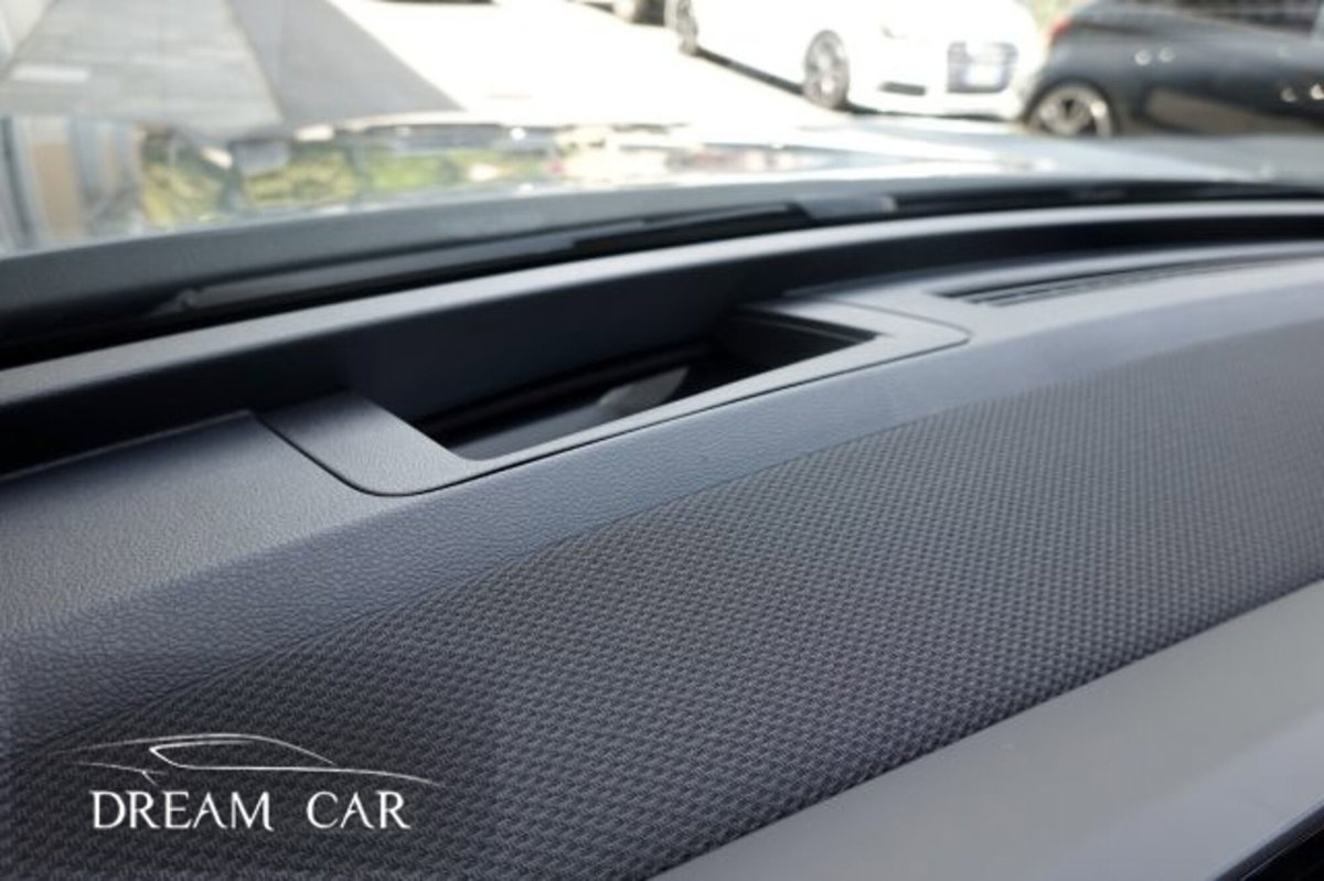Volkswagen T-Roc 1.5 etsi R-Line 150cv dsg (17)