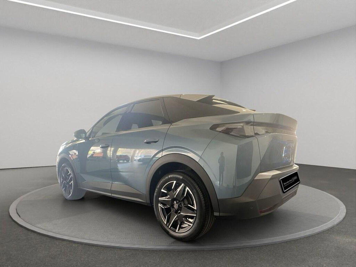 Peugeot 3008 1.2 hybrid GT Exclusive 145cv e-dcs6 (2)