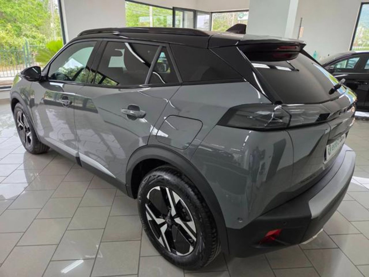 Peugeot 2008 1.2 hybrid GT Exclusive 145cv e-dcs6 (11)