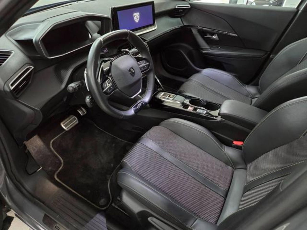Peugeot 2008 1.2 hybrid GT Exclusive 145cv e-dcs6 (2)