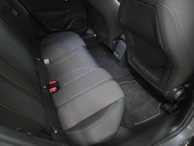 Peugeot 2008 1.2 hybrid GT Exclusive 145cv e-dcs6 (5)