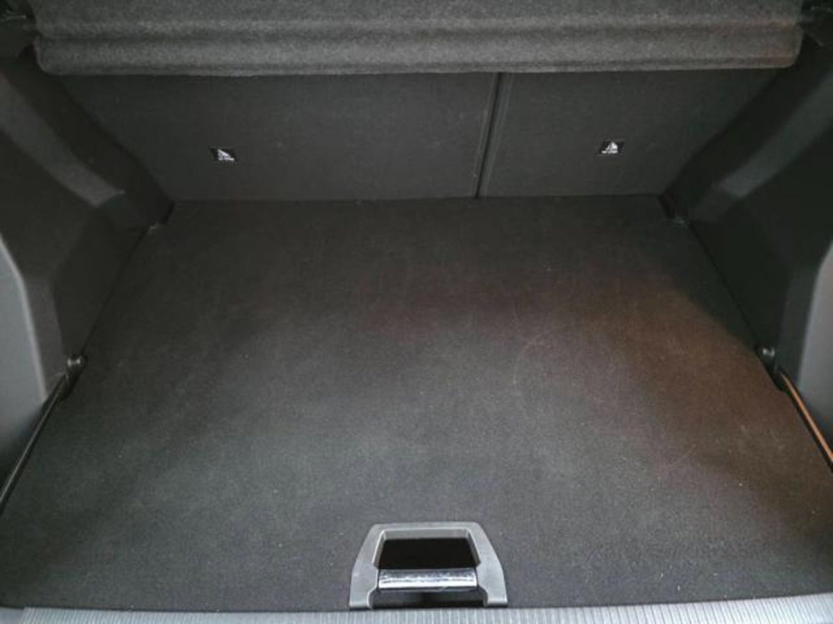 Peugeot 2008 1.2 hybrid GT Exclusive 145cv e-dcs6 (6)