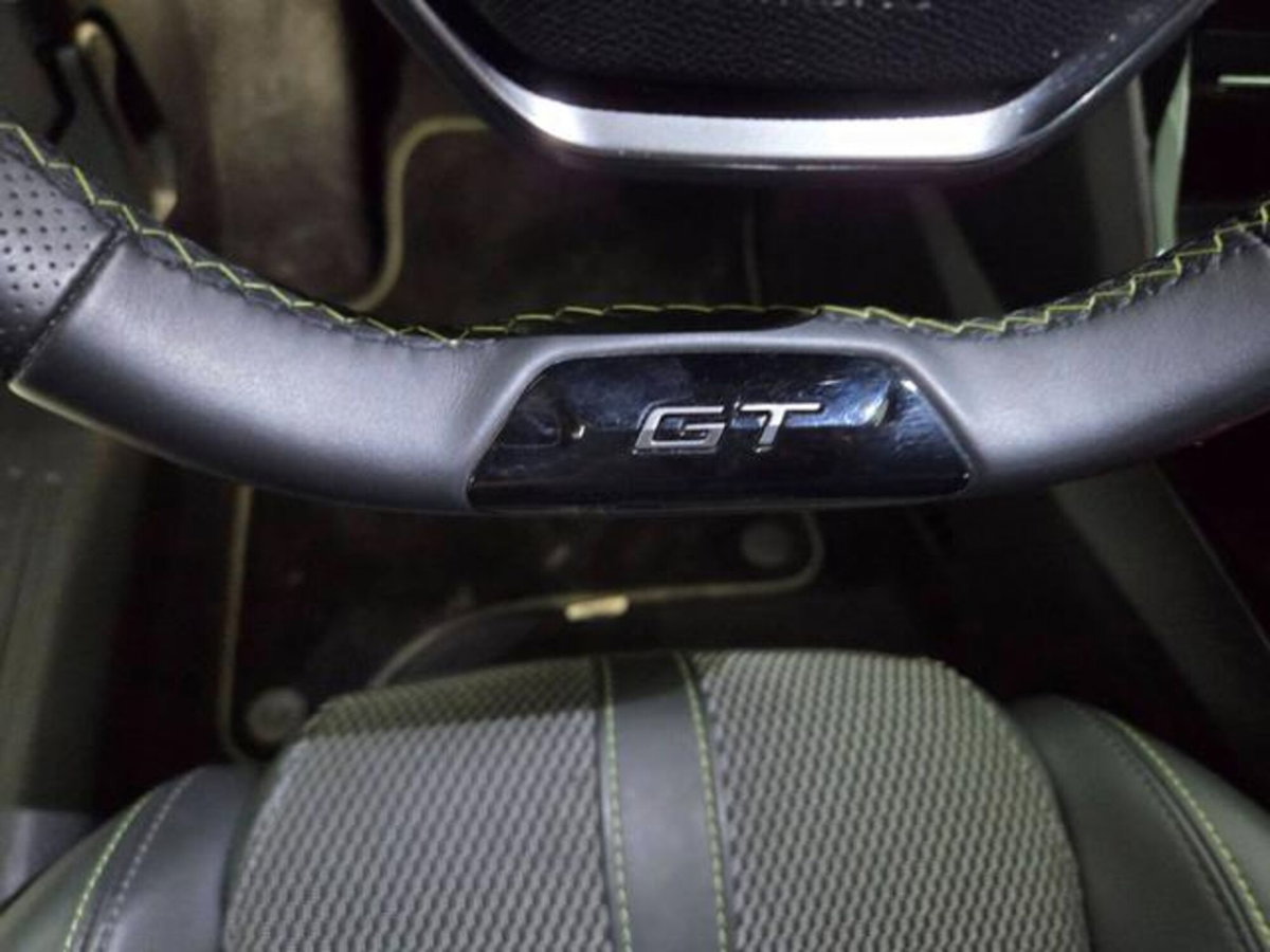 Peugeot 2008 1.2 hybrid GT Exclusive 145cv e-dcs6 (8)