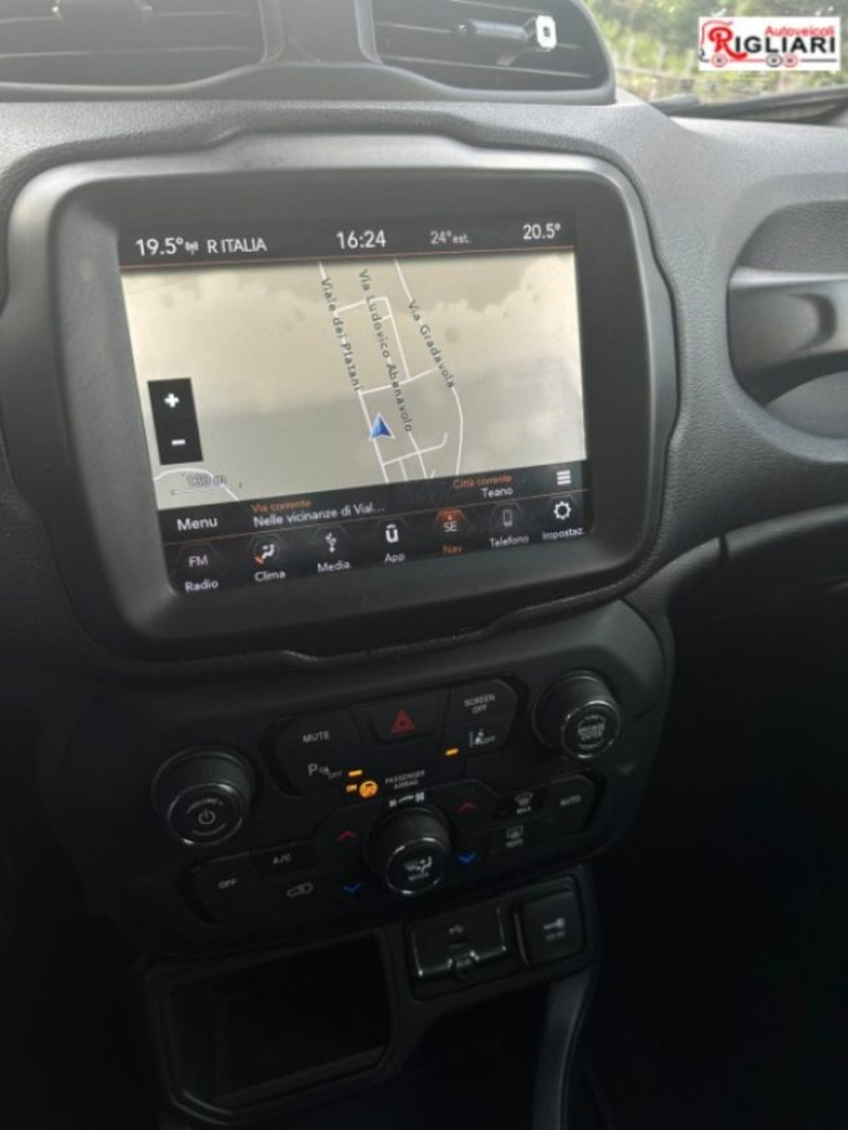 Jeep Renegade 1.6 Mjt 120 CV Limited (6)