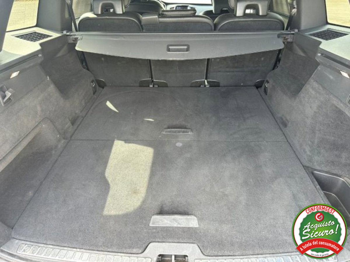 Volvo XC90 D5 AWD Geartronic R-design (14)