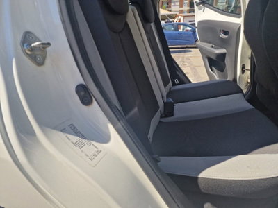 Toyota Aygo 1.0 VVT-i 69 CV 5 porte x-cite (10)