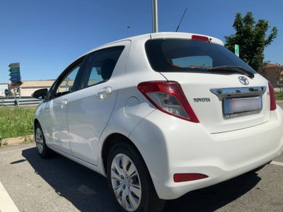 Toyota Yaris 1.3 5 porte Active (3)