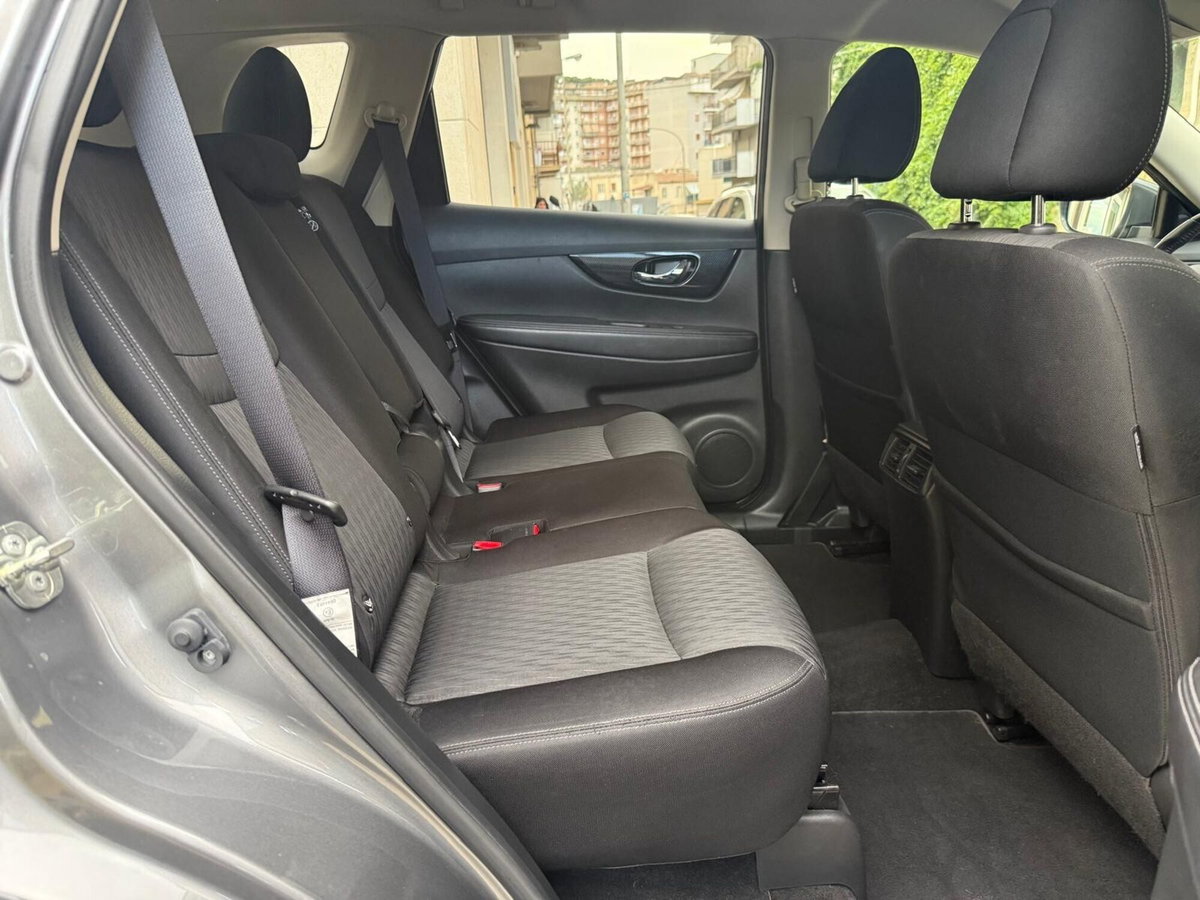 Nissan X-Trail dCi 150 2WD Tekna (10)