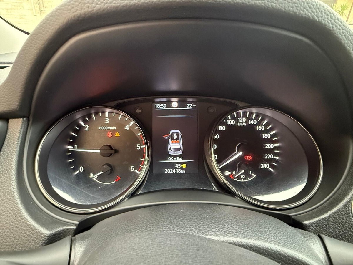 Nissan X-Trail dCi 150 2WD Tekna (8)