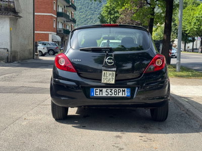 Opel Corsa 1.2 3 porte b-color (6)