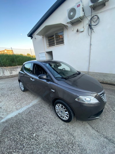 Lancia Ypsilon 1.3 MJT 16V 95 CV 5 porte S&S Silver (4)