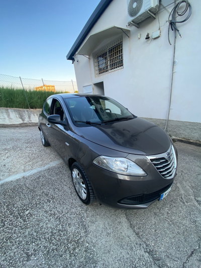 Lancia Ypsilon 1.3 MJT 16V 95 CV 5 porte S&S Silver (5)