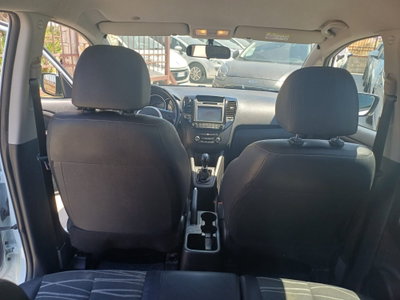 Kia Venga 1.4 CRDi 90 CV S&S High Tech (14)