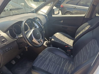 Kia Venga 1.4 CRDi 90 CV S&S High Tech (7)